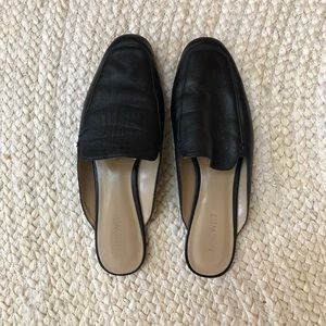 Nine West woman’s Mastros black leather mules